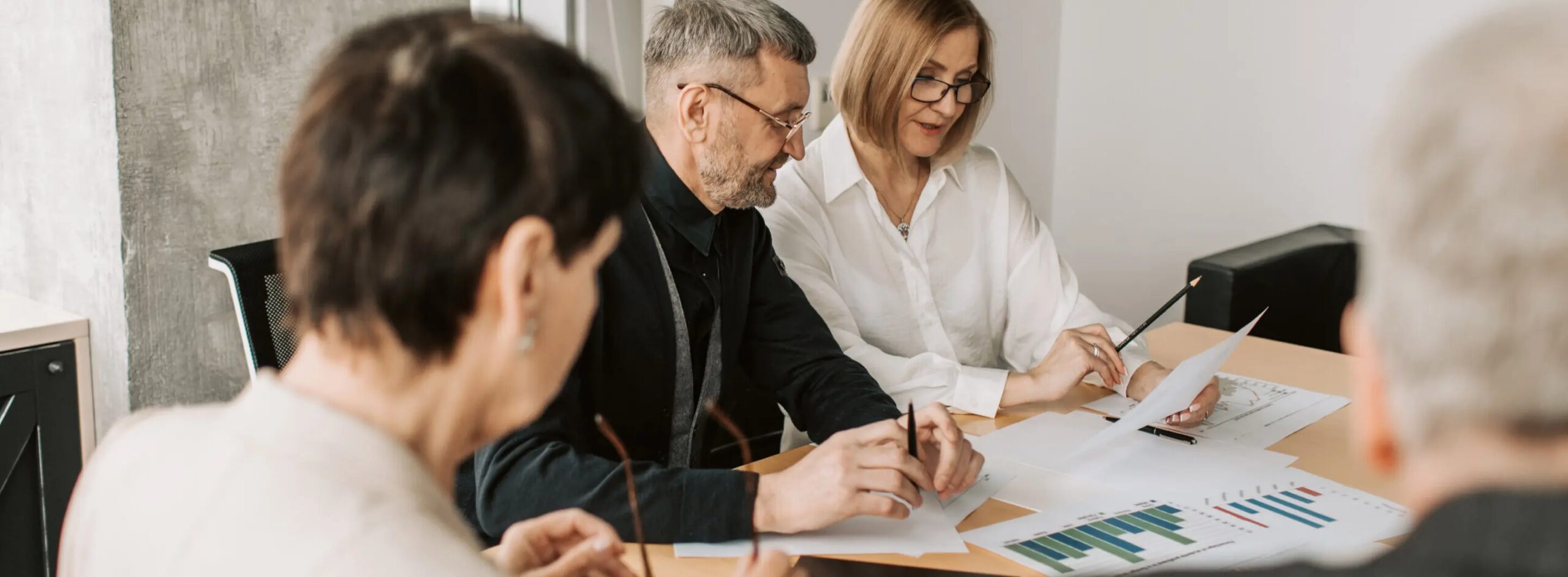 Financial-Servies---pexels-vlada-karpovich-7433825